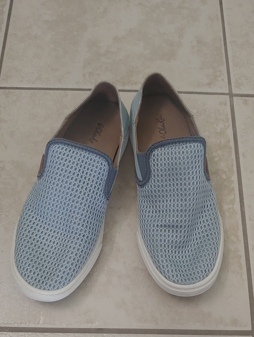 Olukai Pehuea Women's 6.5 Slip-On Pale Grey Sneakers